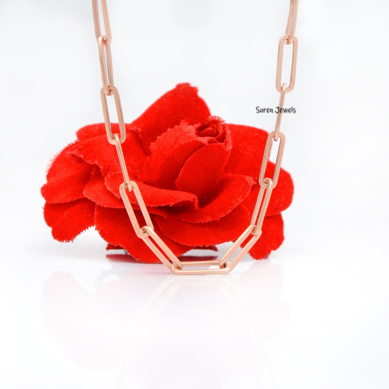 9K Gold Paper Clip Chain Necklace: Oval Link Carabiner Connector - View 4 - Suren Jewels | SKU: SJN47-9kyg/G1-14KYG-10M-18I 9K Gold Paper Clip Chain Necklace: Oval Link Carabiner Connector - View 4 - Suren Jewels | SKU: SJN47-9kyg/G1-14KYG-10M-18I