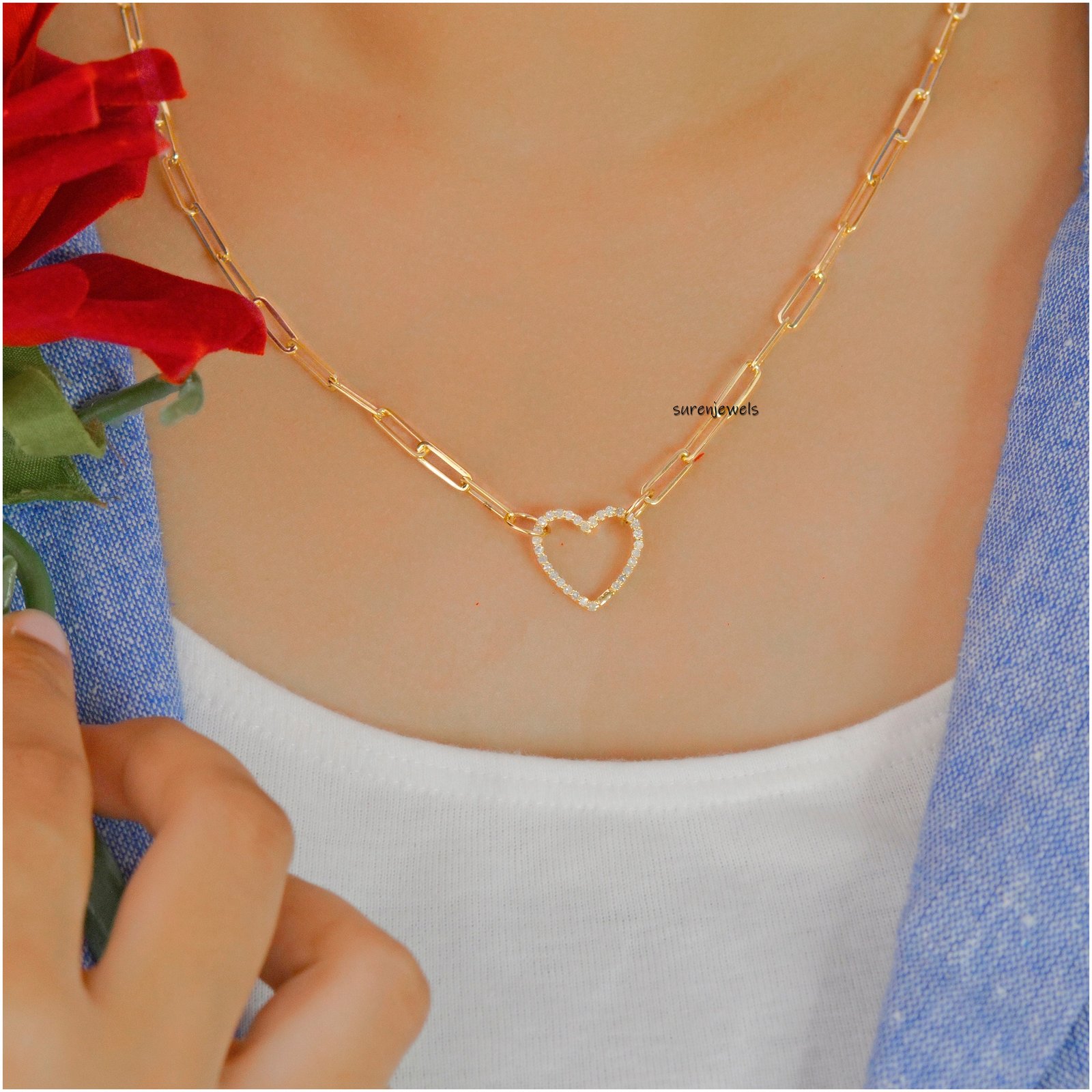 Diamond Heart Charm Enhancer: Gold Thick Link Holder - View 3 - Suren Jewels | SKU: SJP536-SLYGDI-N47-18I Diamond Heart Charm Enhancer: Gold Thick Link Holder - View 3 - Suren Jewels | SKU: SJP536-SLYGDI-N47-18I