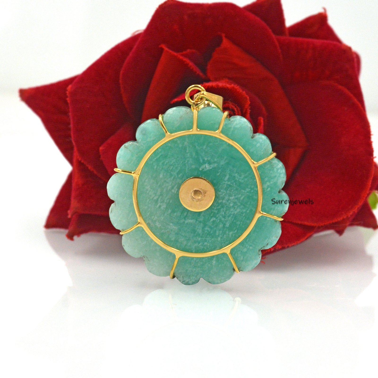 Hand Carved 14K Gold Flower Pendant: Gemstone Accent - View 5 - Suren Jewels | SKU: SJP1601 Hand Carved 14K Gold Flower Pendant: Gemstone Accent - View 5 - Suren Jewels | SKU: SJP1601