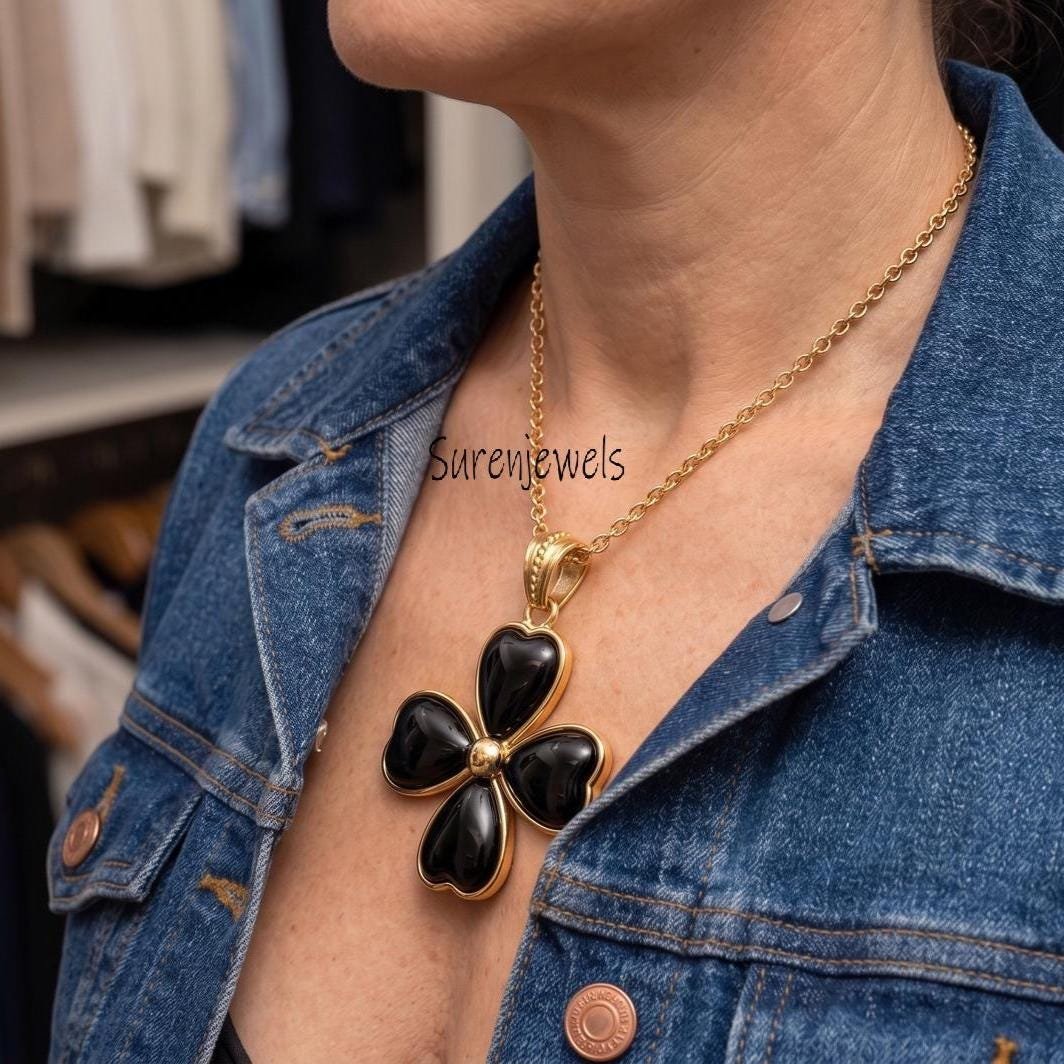 Hand Carved 14k Gold Gemstone Four Leaf Clover Pendant Jewelry - View 3 - Suren Jewels | SKU: SJP Hand Carved 14k Gold Gemstone Four Leaf Clover Pendant Jewelry - View 3 - Suren Jewels | SKU: SJP
