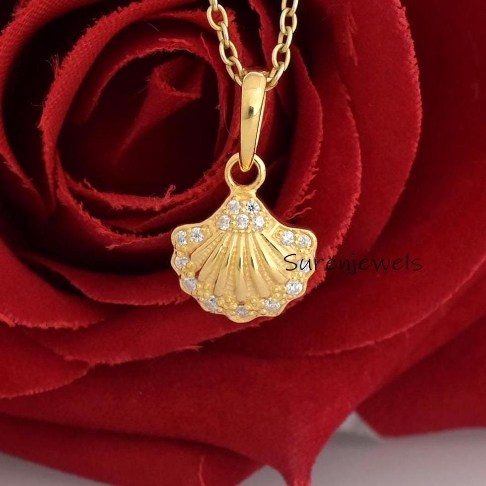 Handmade 14k Gold Scallop Shell Pendant: Dainty Fluted Charm - View 2 - Suren Jewels | SKU: SJP2696-SLYG 16mm Handmade 14k Gold Scallop Shell Pendant: Dainty Fluted Charm - View 2 - Suren Jewels | SKU: SJP2696-SLYG 16mm