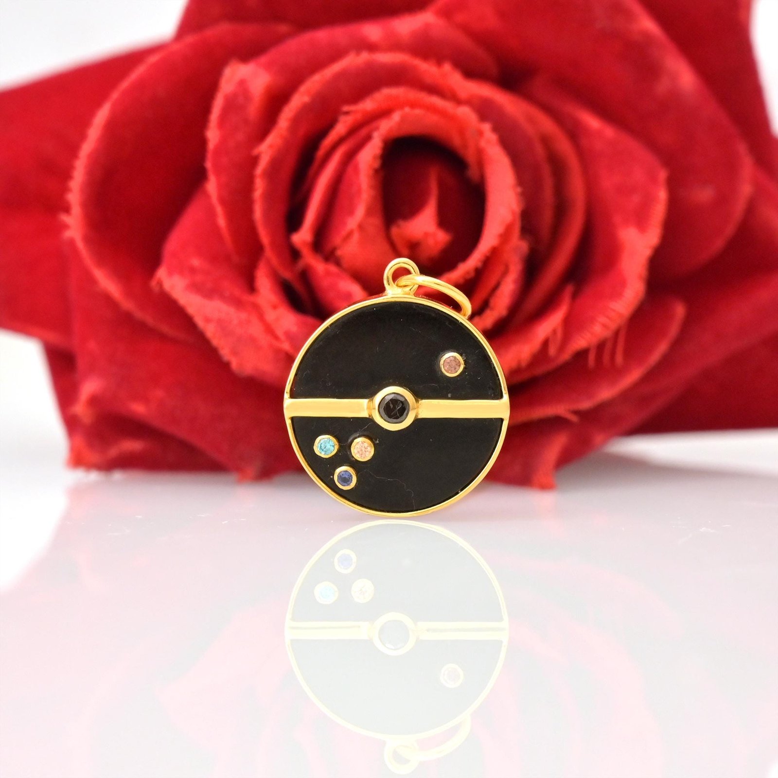 Handmade Gemstone Compass Pendant, Designer Style - Suren Jewels | SKU: SJP4859-SLYGBOMG-25M Handmade Gemstone Compass Pendant, Designer Style - Suren Jewels | SKU: SJP4859-SLYGBOMG-25M
