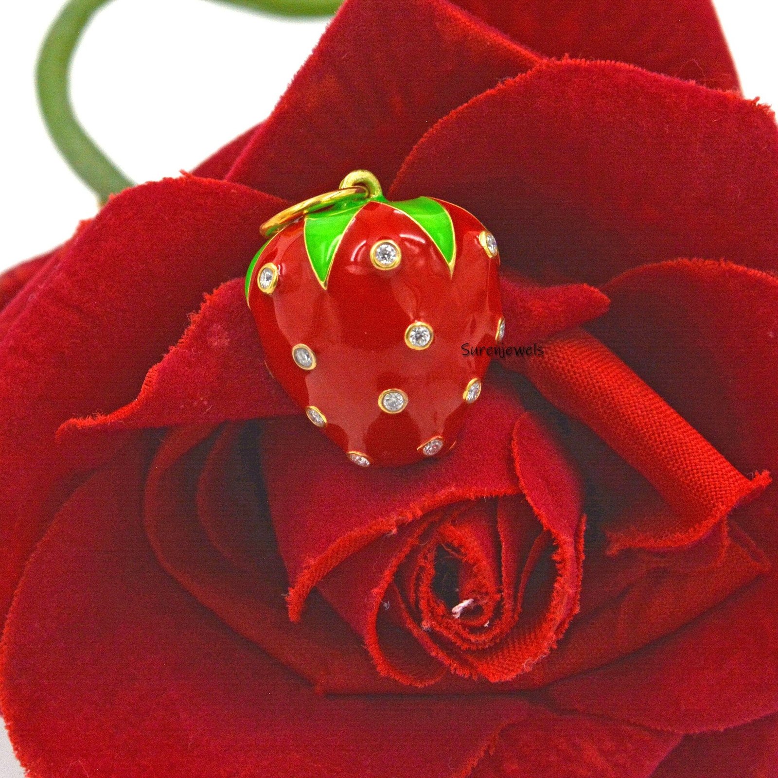 Handmade Strawberry Enamel Diamond 925 Sterling Silver Charm Pendant - Suren Jewels | SKU: SJP1644-SLYGELRELGMN Handmade Strawberry Enamel Diamond 925 Sterling Silver Charm Pendant - Suren Jewels | SKU: SJP1644-SLYGELRELGMN
