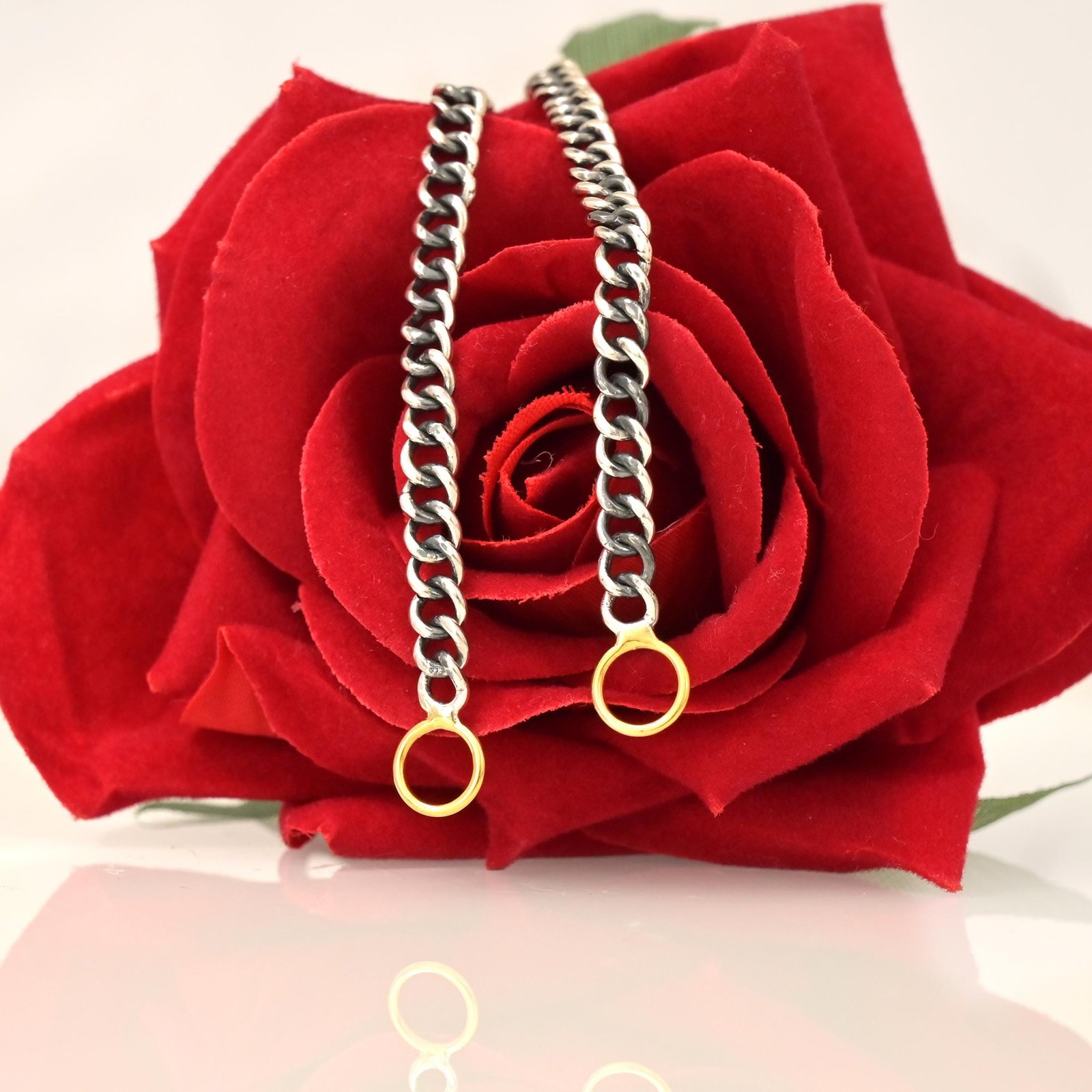 Oxidized 925 Silver Chain: Vintage Carabiner Lock Necklace - View 3 - Suren Jewels | SKU: G81-SLOXYG-26I Oxidized 925 Silver Chain: Vintage Carabiner Lock Necklace - View 3 - Suren Jewels | SKU: G81-SLOXYG-26I
